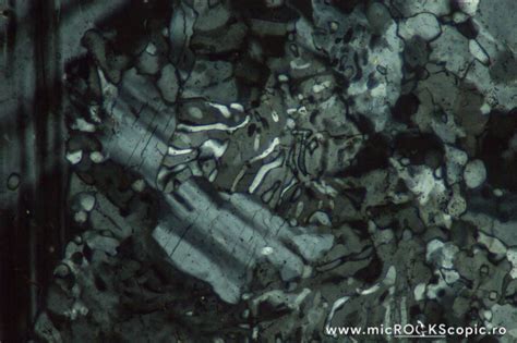 Plagioclase thin section - Tectosilicates - MicROCKScopic