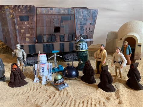 G.I. Jigsaw: Star Wars Tatooine Diorama - Purchase of the Droids