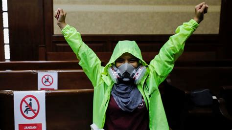 Indonesian court rules president negligent over Jakarta air pollution | World News | Sky News