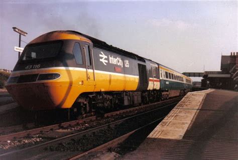 in original intercity 125 livery class 43116 hst named 'kingston upon hull' waits at ...