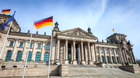 REICHSTAG-BUILDING Footage, Videos and Clips in HD and 4K - Avopix.com