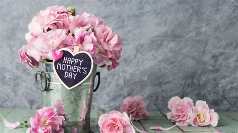 5 Ways to Honor Mothers this Mother's Day By Lexi Fromm