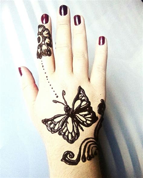 20 Stunning Butterfly Mehndi Designs 2018 - Folder