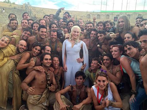 50 Photos Taken Behind-The-Scenes Of Game Of Thrones | DeMilked