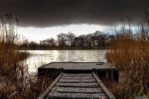 Blickling Hall Lake - FocusBug