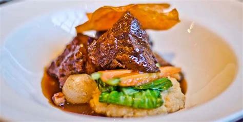 Le Select Bistro - Toronto Restaurant Guide - Streets Of Toronto