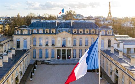 The Elysée Palace: 300 Years, 25 Presidents