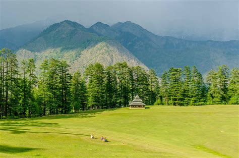 Shangarh in Sainj Valley – Of Temples and Meadows – The Bum who Travels