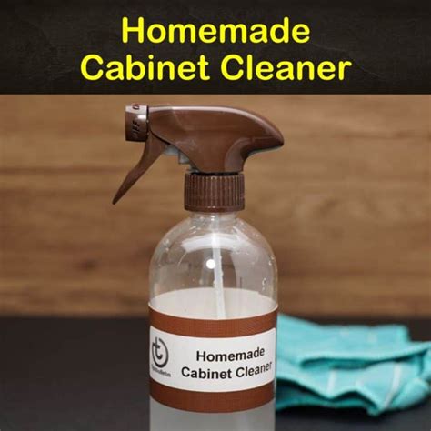 7 Amazingly Easy DIY Cabinet Cleaners