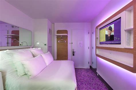 Hotel YOTEL New York Times Square, New York - Reserving.com