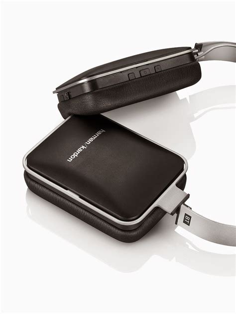 Harman Kardon BT headphones feature an exclusive acoustic system that integrates superb ...