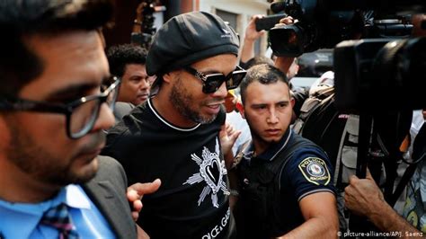 Ronaldinho arrested in Paraguay in false passport case