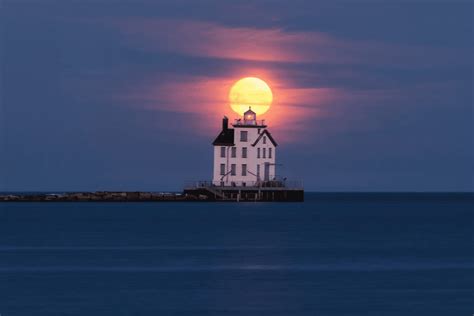 Are you a lighthouse enthusiast? You'll love taking a tour of the Lake Erie lighthouses along ...