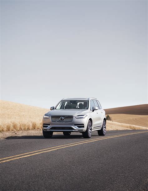 Volvo XC 90 Hybrid on Behance