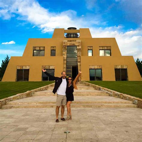 The Couple's Guide to Mendoza Argentina - Roamaroo Travel Blog