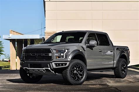 Ford F-150 Raptor Grey Fuel Off-Road Assault D546 Wheel | Wheel Front