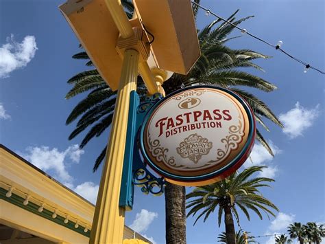 Disneyland FASTPASS and MaxPass Strategy