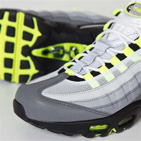 Nike Air Max 95 3M Neon - Sneaker Bar Detroit