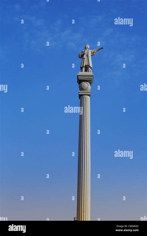 Cristobal Columbus colon statue in Maspalomas Gran Canaria Stock Photo - Alamy