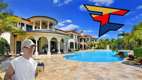 Why are we moving to LA FaZe house? - YouTube