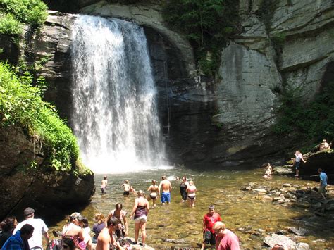 Best Waterfalls in North Carolina, Waterfalls in South Carolina