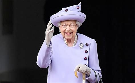 Queen Elizabeth's Health Concerns: Royals Gather, Harry And Meghan To Join