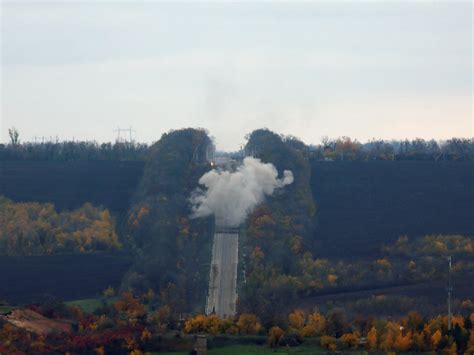 Battle for Bakhmut heats up as Russian forces edge closer | Russia-Ukraine war News | Al Jazeera