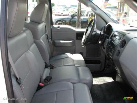 2006 Ford F150 XL Regular Cab interior Photo #46771518 | GTCarLot.com