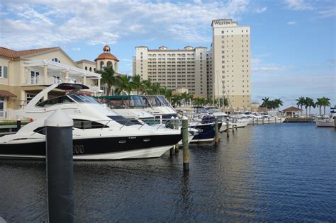 boote-in-der-tarpon-point-marina - Cape Coral