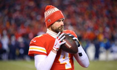 Kansas City Chiefs re-sign backup QB Chad Henne