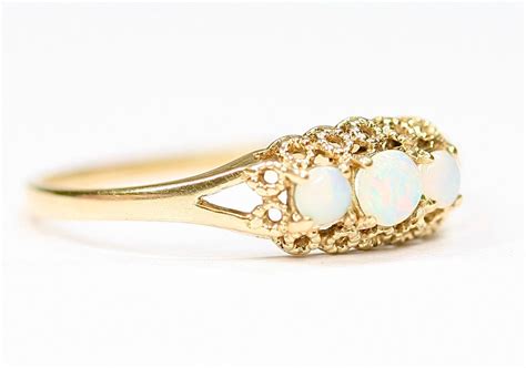 Stunning vintage 9ct yellow gold Opal ring - hallmarked London 1992 ...