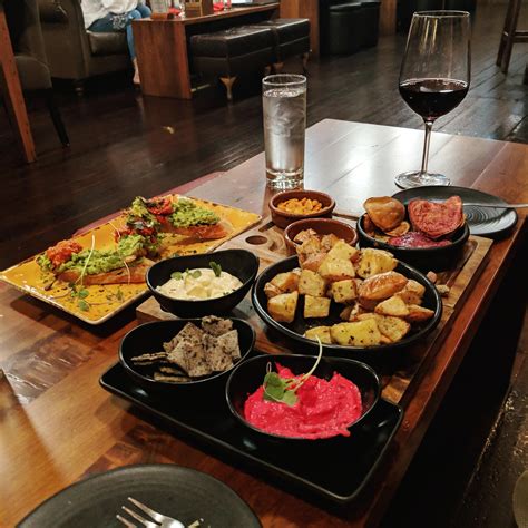 Delicious vegetarian tapas spread from Didas Wine Lounge : r/vegetarian