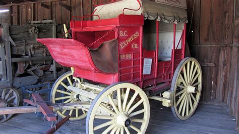 Heroes, Heroines, and History: Interesting Facts About Stagecoaches - Plus Giveaway