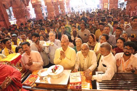 Pune: Southern Command Officers, Jawans Perform Aarti At Dagdusheth ...