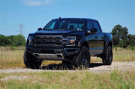 You Can Now Buy a V-8 or Diesel-Powered Ford F-150 Raptor Pickup Truck ...