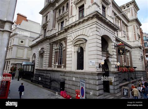 The old bank of england pub fleet street london hi-res stock ...