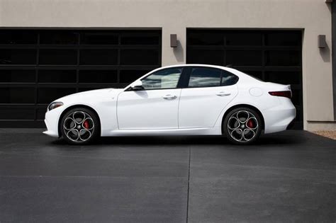 2023 Alfa Romeo Giulia Pictures - 147 Photos | Edmunds