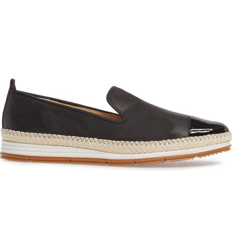 19 Flats With Arch Support You Can Walk Miles In | Who What Wear