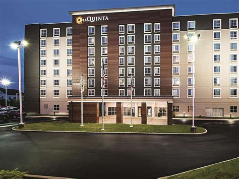 La Quinta Inn & Suites Sharonville, OH - See Discounts