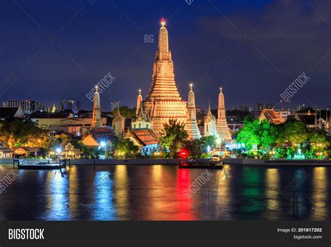 Wat Arun Night View Image & Photo (Free Trial) | Bigstock