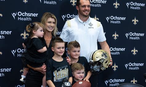 Saints QB Derek Carr and his family draw cheers at Pelicans game