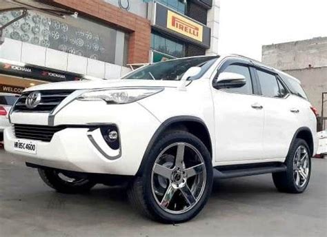 Toyota Fortuner Alloy Wheels - Here Are Top 5 Design Options!