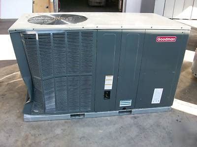 Heat pump / ac unit - goodman 5-ton model GPC1360H21AC