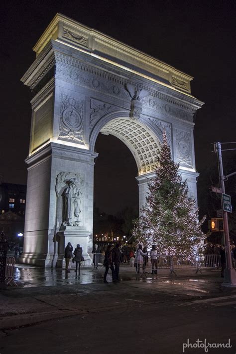 Washington Square Park – Christmas Tree 2013 | photoframd.com