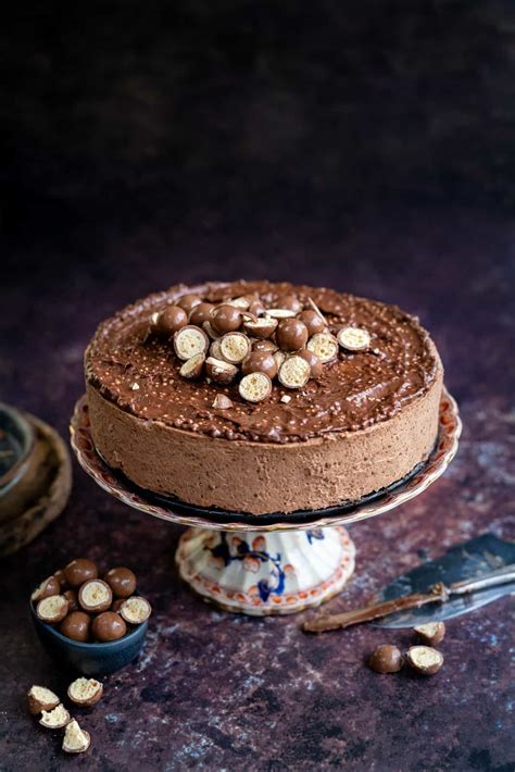 Maltesers Cheesecake – No Bake - Supergolden Bakes