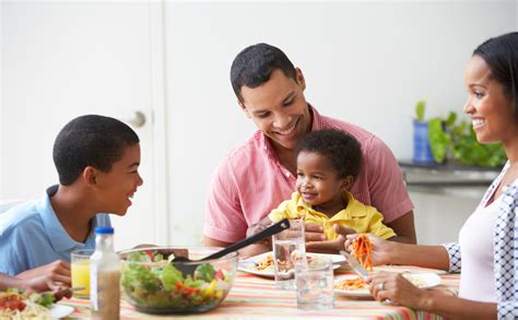 The 5 Big Benefits of Family Mealtime - Kates Kitchen KC