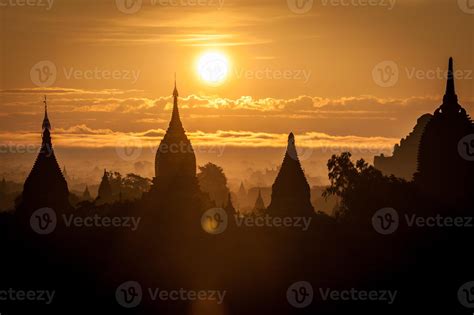 Sunrise at Bagan 1157704 Stock Photo at Vecteezy