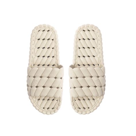 11 Best Slippers for Sweaty Feet in 2022 | Well+Good