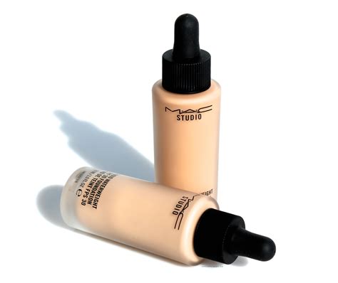 MAC | Studio Waterweight SPF 30 Foundation | ommorphia beauty bar