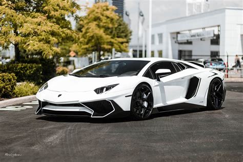 Lamborghini Aventador White And Black